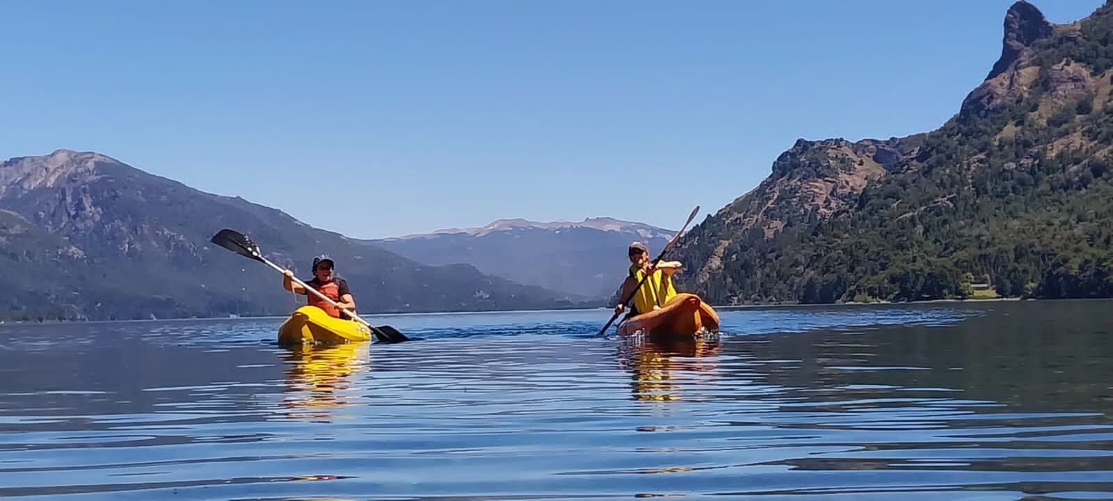 Kayak en el lago